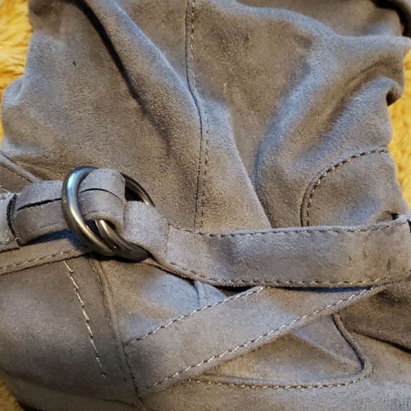 Expressions size 10 faux suede grey booties - Picture 5 of 6